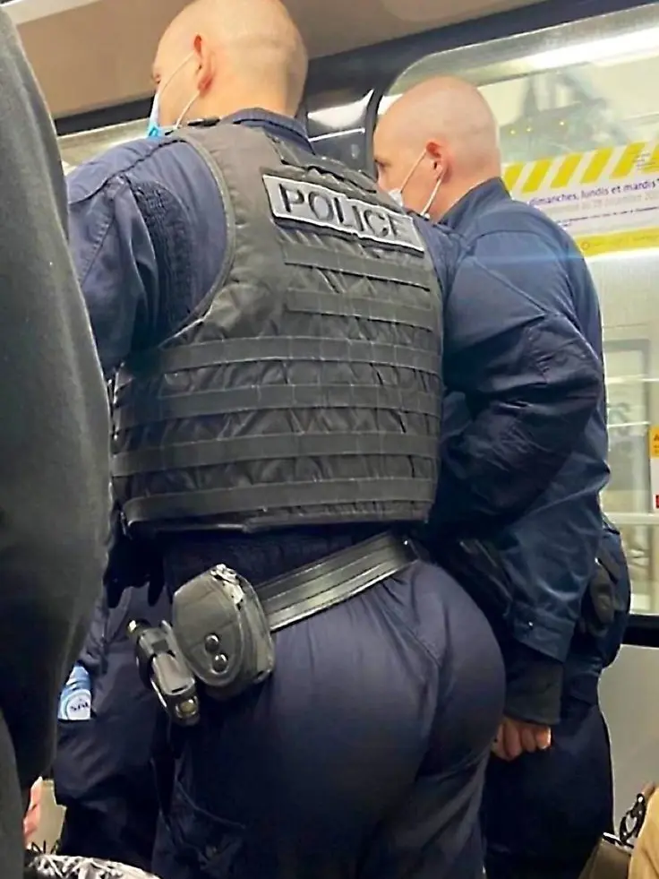 SlvttyKai의 Big Butt Cop