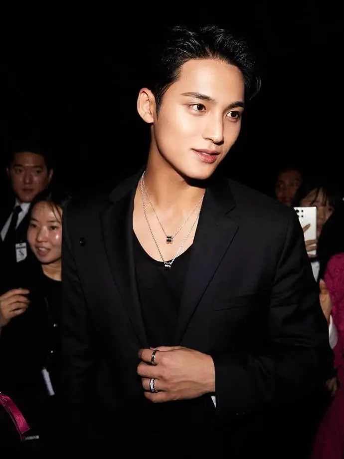 StaleFluff8614의 A hot stranger.