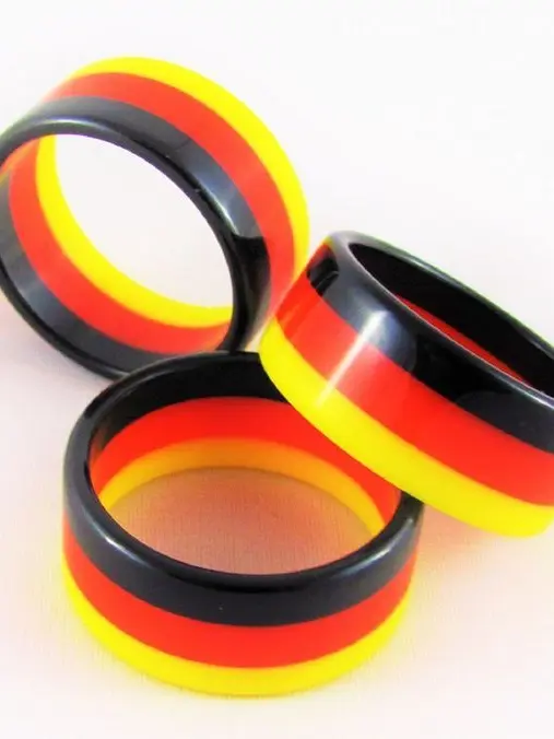 LivelaughloveKIKUHONDA의 Almondsxual roommate