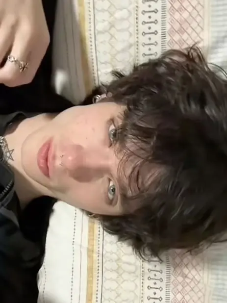 Cinder의 A Bad Boy Falls in Love with the New Kid