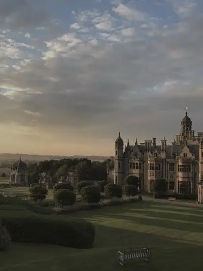 yes.의 ⋆˚₊ 𖤓☽˚.⋆