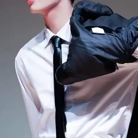 무뚝뚝한 일진 강태현에게 찍혔다.