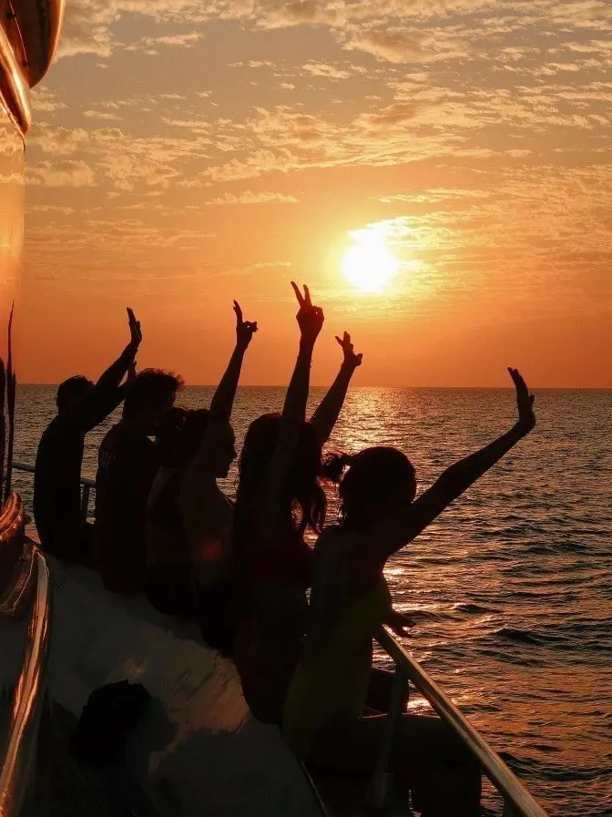 sweetness_forsun의 Friend Group — On a Cruise!!