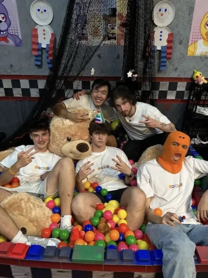 HotSitar3694의 Socks crew (real life with Fat Meme God)