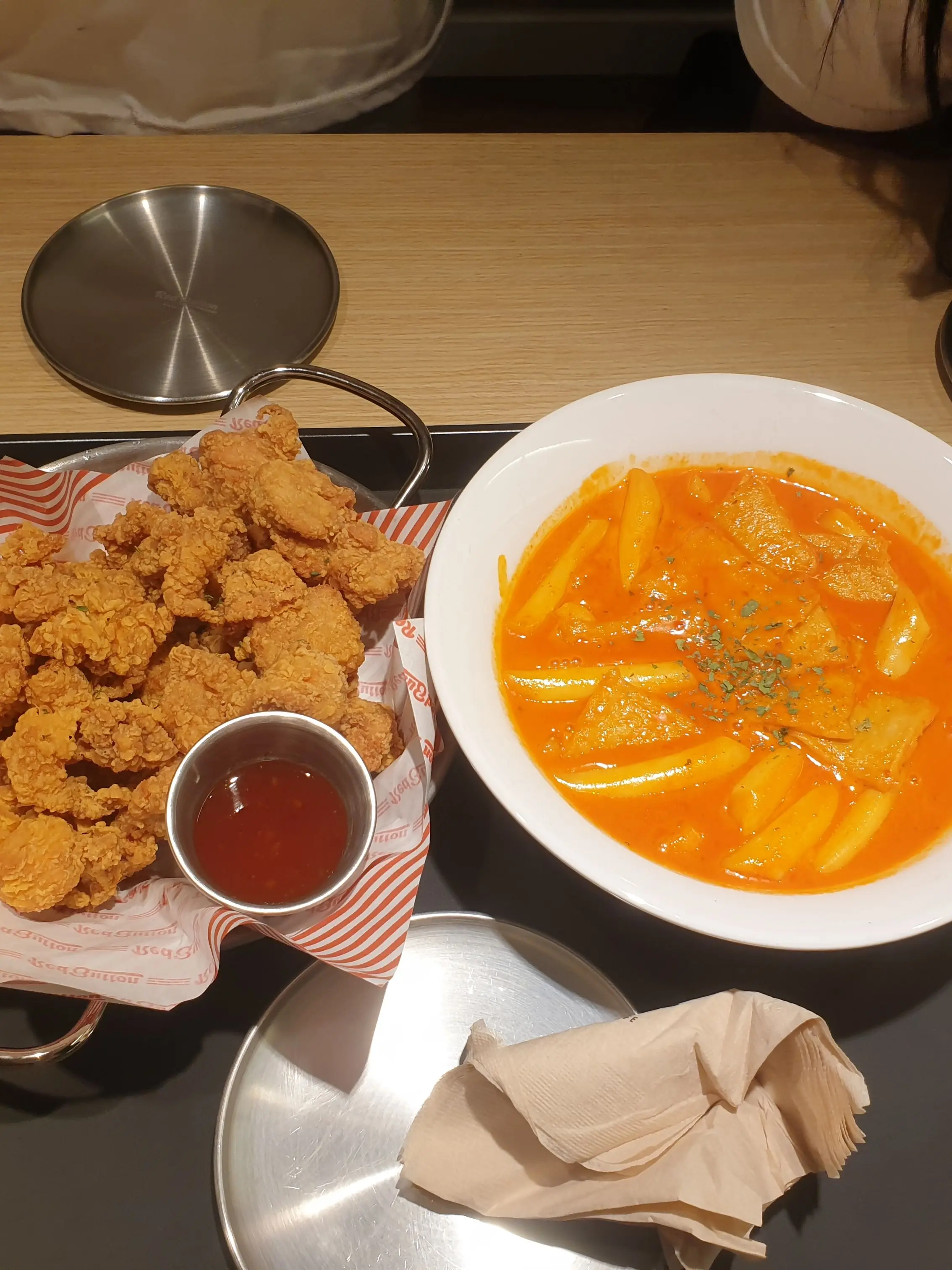 Ph74c8ihfr의 개인뇽인데 한번 인트로 써봣어용