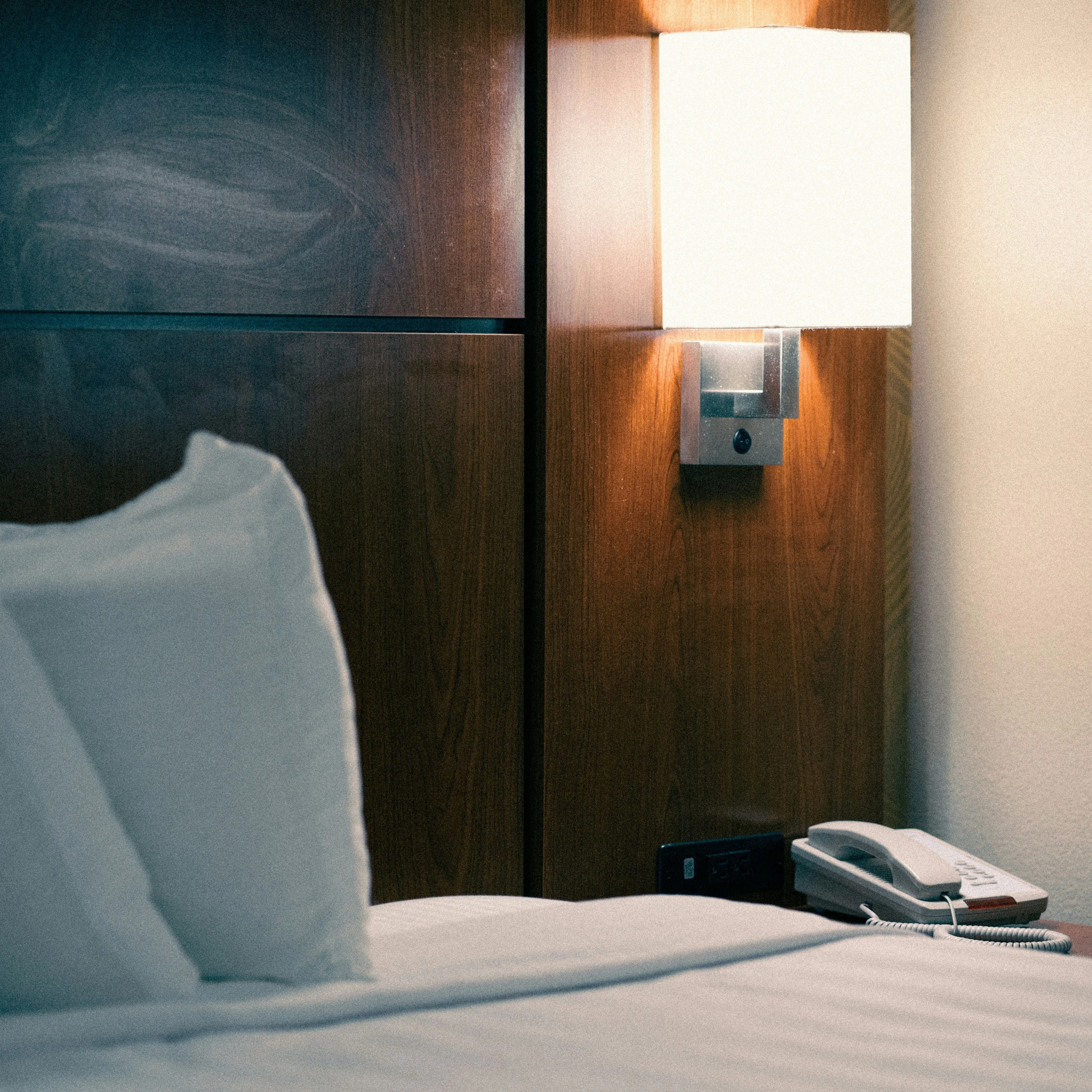 좋아하는 선배와 ㅡ못방에 갖혀버려서…