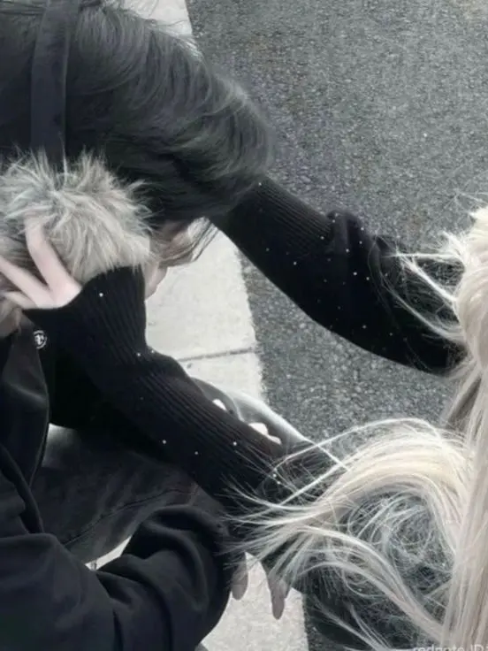 SevereVeery3214의 Half Brother's Best Friend