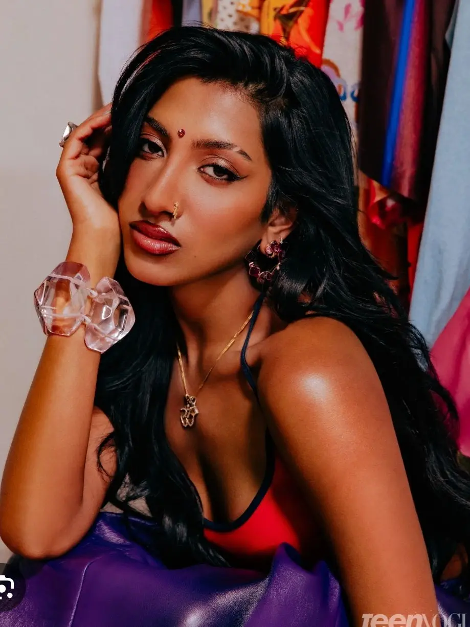 Katseyefan의 Lara Raj