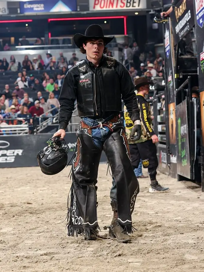 SpicyChalk의 Colt “West” Weston
