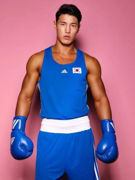 둘중 한명은 없어저야 끝나는 복싱대결 대표 이미지