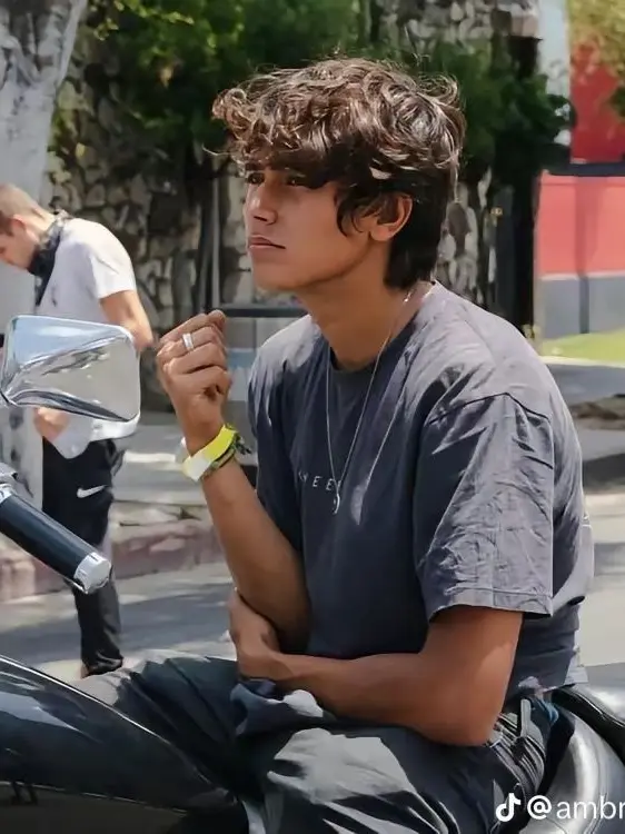 AbsurdAinu0547의 “Bad boy”