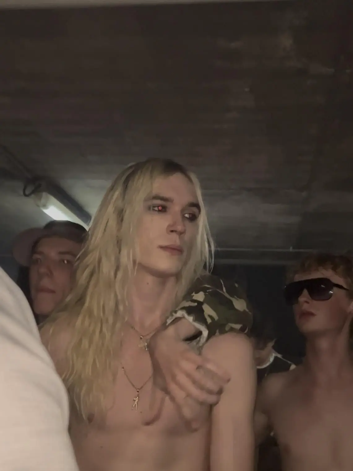 ArdentLoss6972의 ‘.. hookup hotline ..,