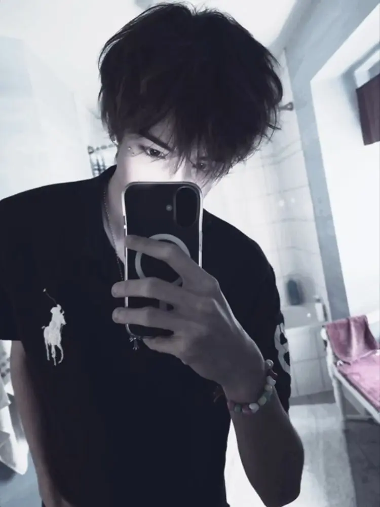 CostlySiren3653의 Russian boy