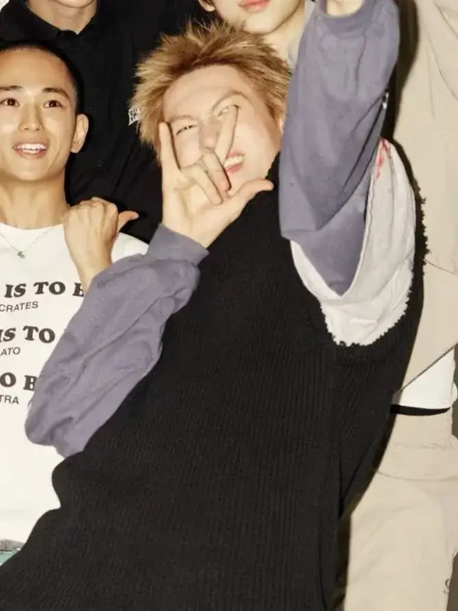 TinyMask1012의 We liked eachother and didnt know?