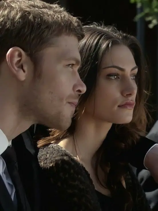 KnottyFrond1360의 you are klaus and hayley’s daughter