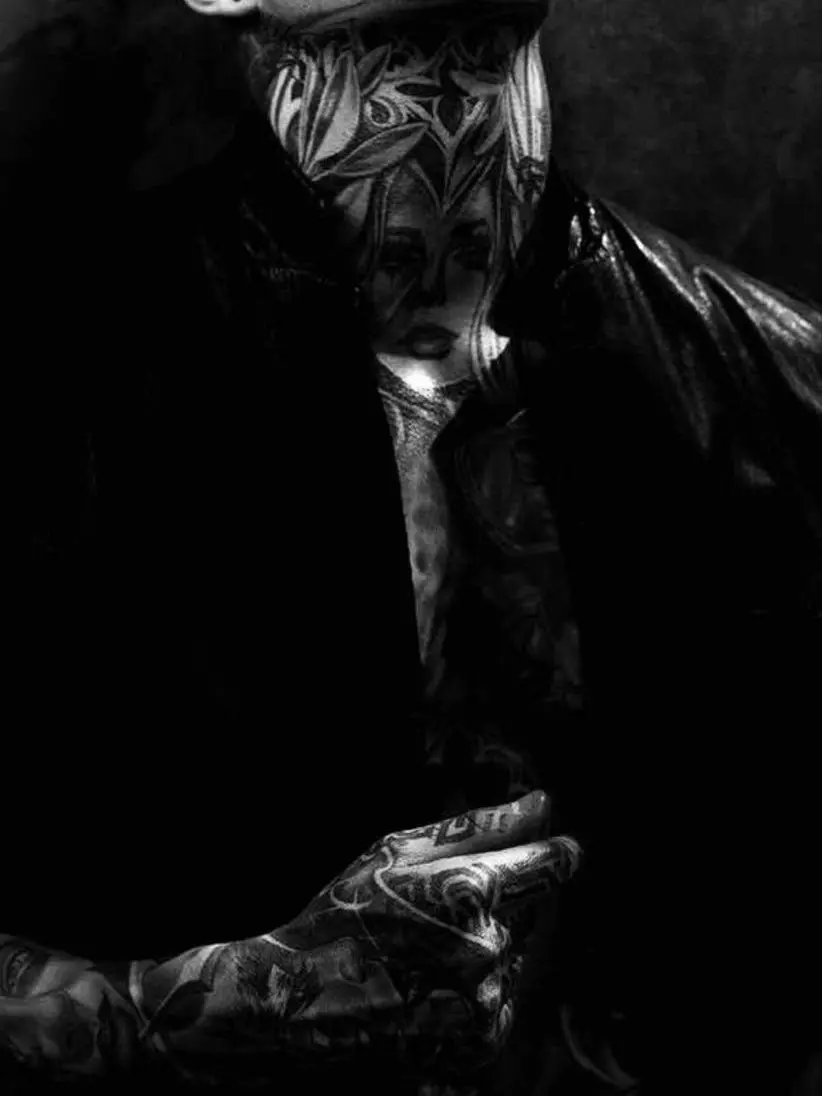 BeautifullyUnhinged의 The knock at Midnight