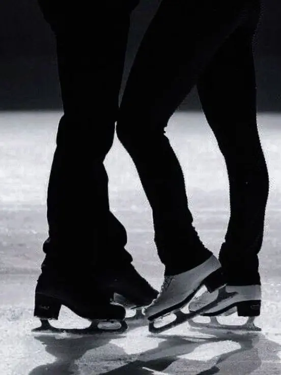 Blythesworld2.0의 ꧁⛸️★|𝘐𝘓𝘌𝘈𝘕𝘈 𝘙𝘖𝘔𝘈𝘕𝘖𝘝𝘈|★⛸️꧂
