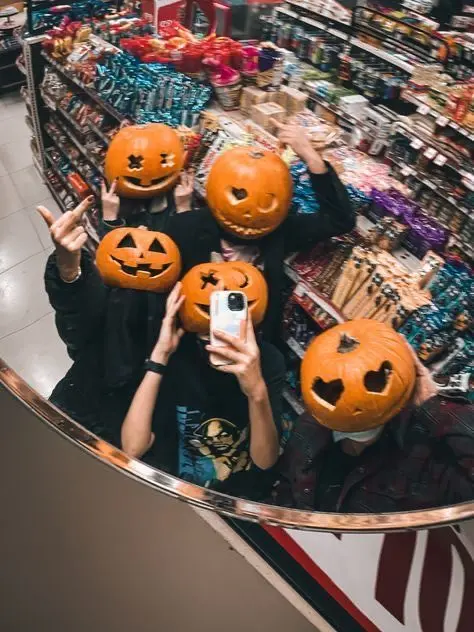 Littlepocketts_GIMMIEYOMON의 🎃👻🍬𝓗𝓐𝓛𝓛𝓞𝓦𝓔𝓔𝓝 🎃👻🍬