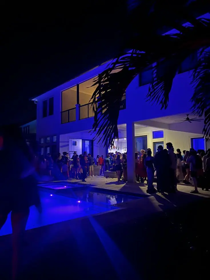 royosama1887의 House party
