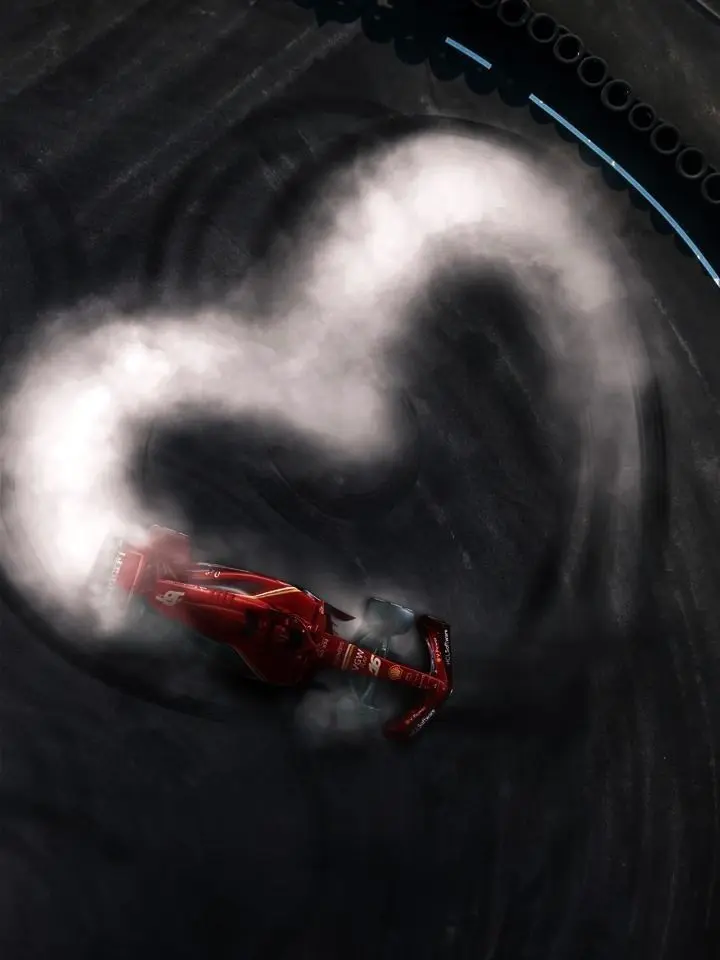 LocalLens2579의 the only omega on track