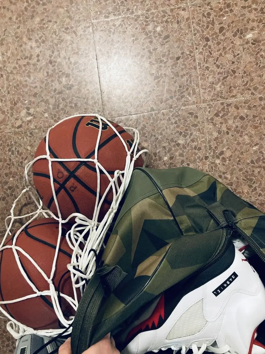 Schoolgirl의 前田 陸