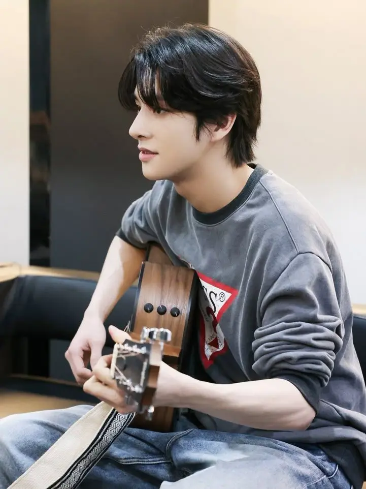 SweetCaramel1520의 Guitarist