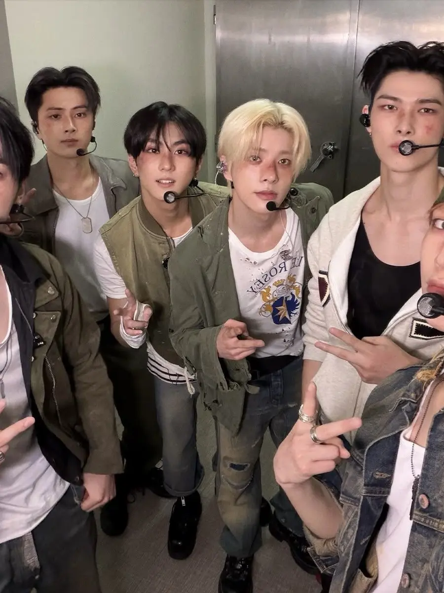 kyuicideee의 𝘌𝘯- 𝘹 𝘸𝘪𝘭𝘥𝘤𝘢𝘳𝘥!