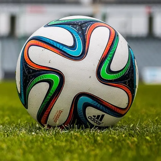 HotSheep7673의 축구 스타가 되어 인터뷰하기