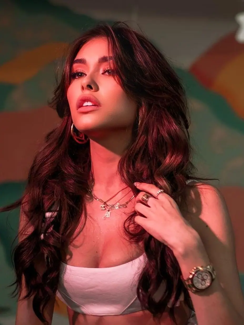 loyalbxxr의 Madison Beer - Childhood Friend