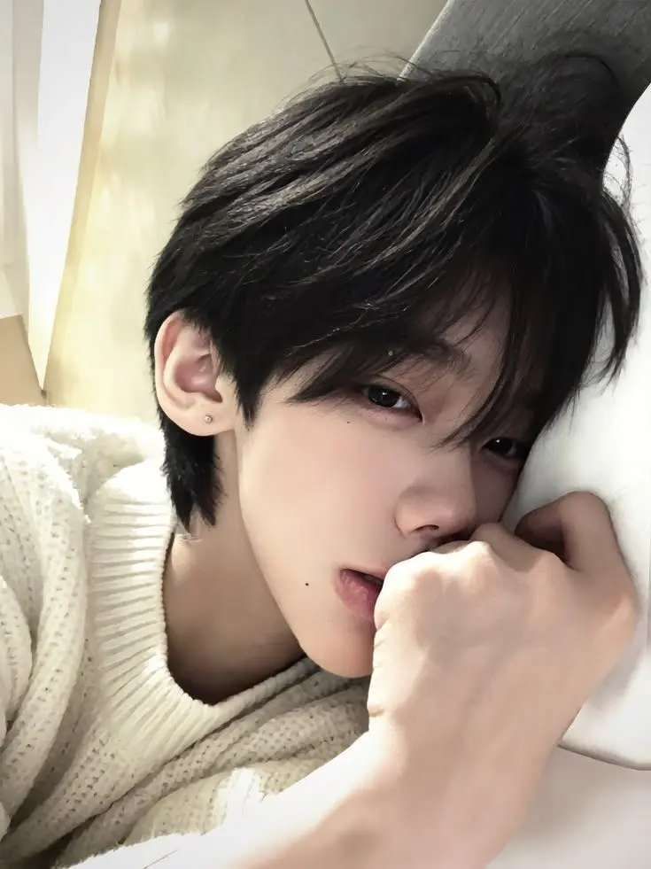 MoistBurp7331의 여우가 내 남친에게 꼬리를 친다