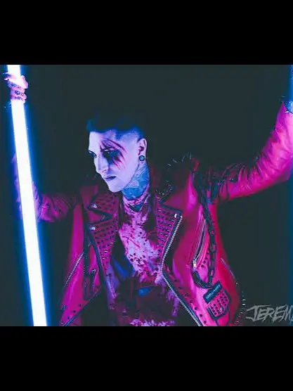 kaythefaye의 Chris Motionless