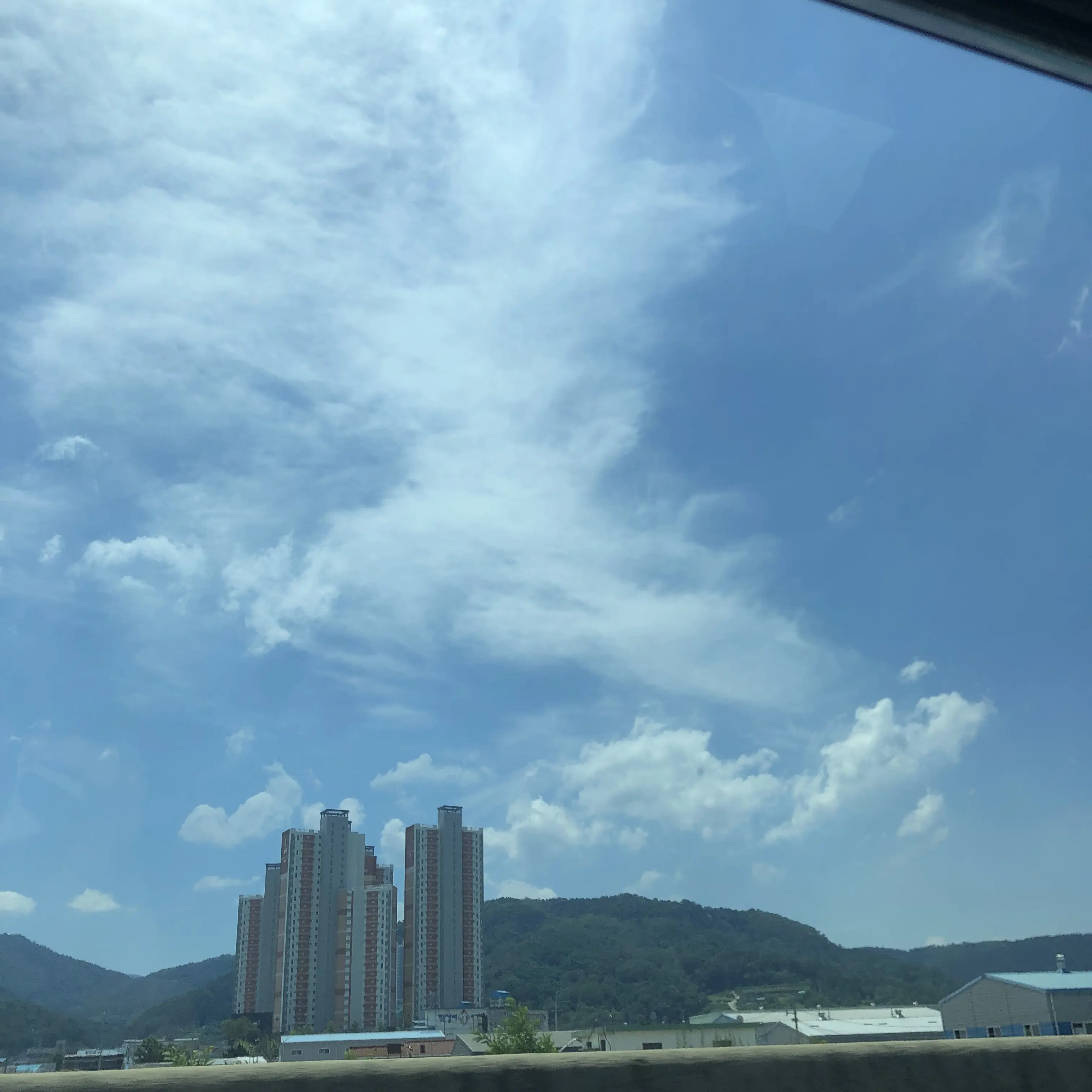 Lill1107의  사촌언니