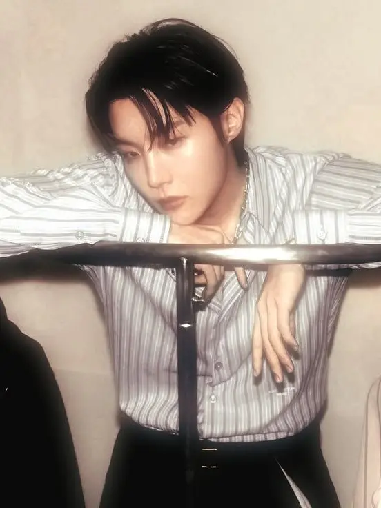 hannieswifey의 Hoseok - Older Boyfriend