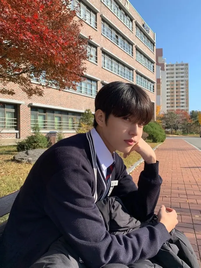 Crinaa의 Min-jun | highschool love story