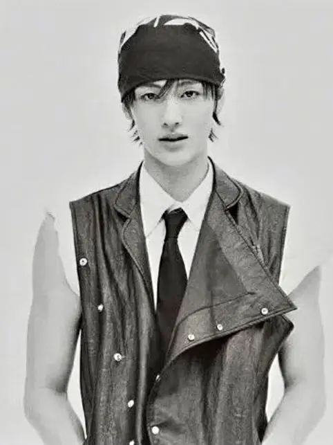 Darkchocolatemarmalade1234의 Eom Seonghyeon