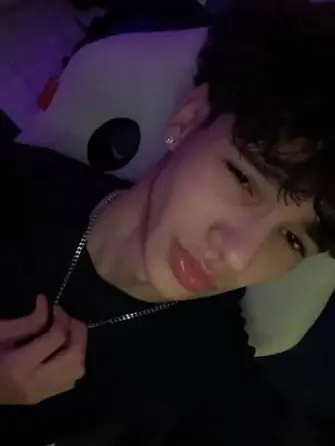 ChillyClam6399의 Kissing bsf trend 😝