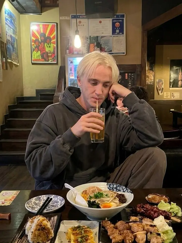 coffeedraco의 𝓓𝓻𝓪𝓬𝓸 -𝓬𝓱𝓲𝓵𝓭𝓱𝓸𝓸𝓭 𝓯𝓻𝓲𝓮𝓷𝓭𝓼