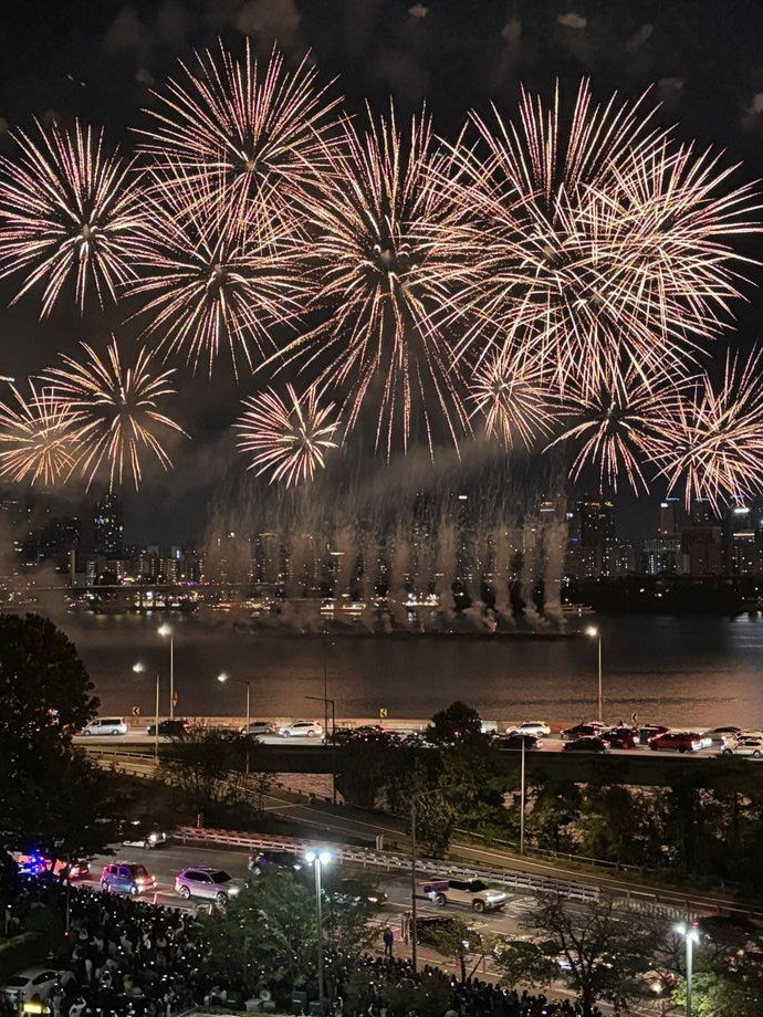 🎆축제 속에서 대표 이미지