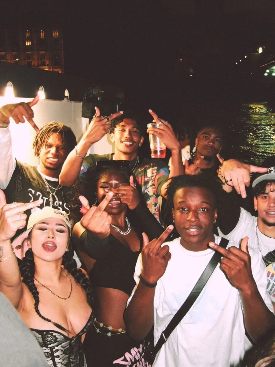 OverlyActor4159의 Friend Group