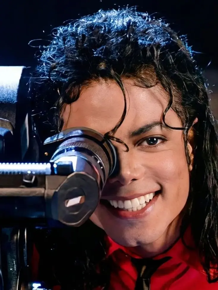 Mj_lover의 Michael Jackson—a police officer...
