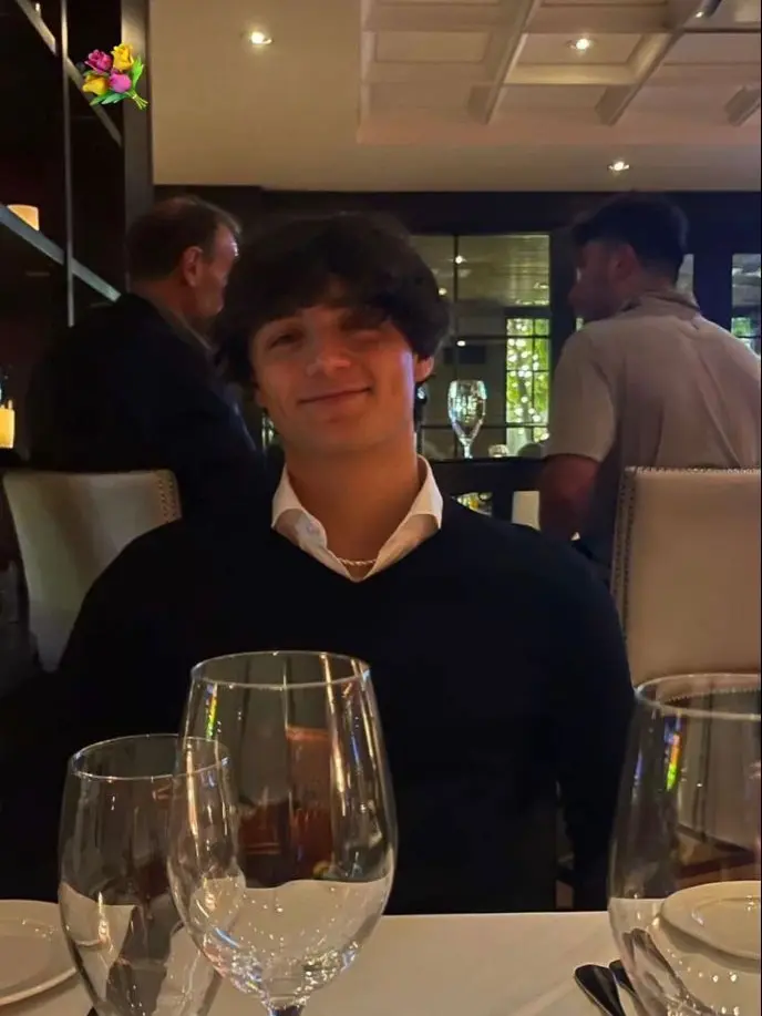 HurtApron8555의 Asher angel