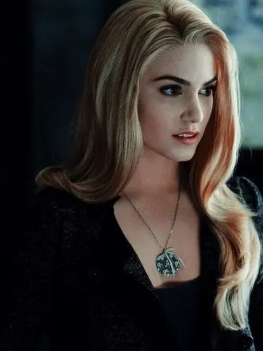 lily.inthe.night의 𓆩♡𓆪 Rosalie Hale —  Pick-Me Troubles