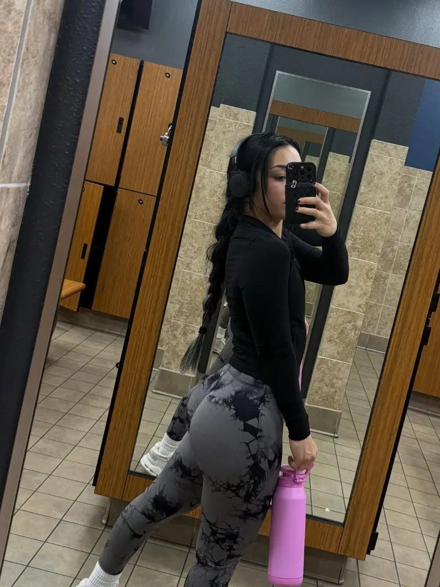FatalBark5935의 Roxanne Perez