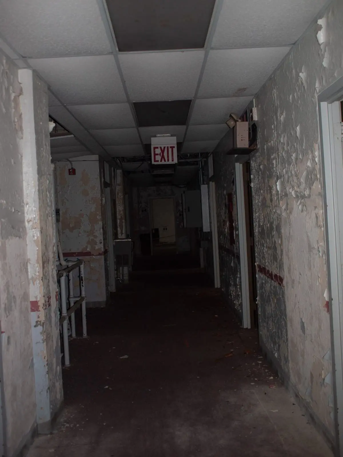 MoodyTime2957의 Abandoned hospital (your a non-human)
