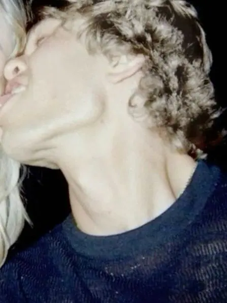 Sadie의 Your hormonal friend 🔥