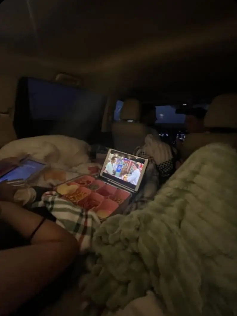 AngstyCrate1117의 RoadTrip