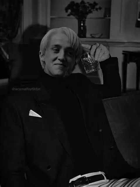 TartanBulb8345의 Truth or dare user X Draco Malfoy