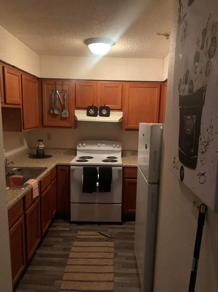 IMBATMAN_FN의 Moving in with hood brother