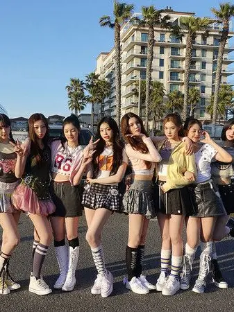 ModestTie5709의 하츠투하츠 이안으로 살아보기!!