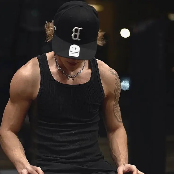 CurvyGnat6987의 Brothers best friend.